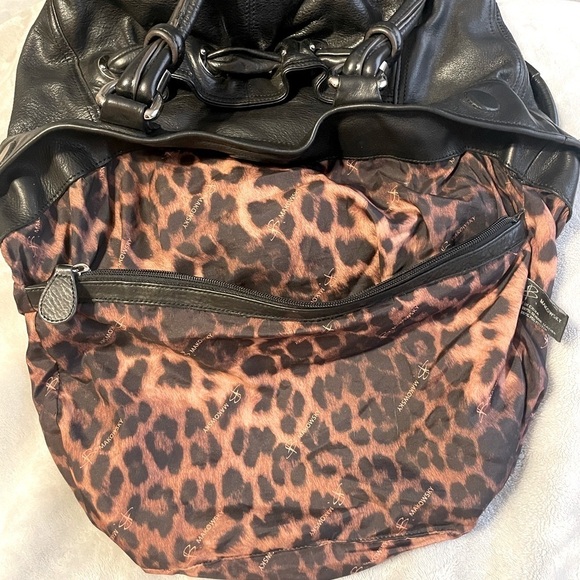 B Makowsky Large Soft Black Leather Shoulder Purse Bucket Bag - Picture 10 of 15